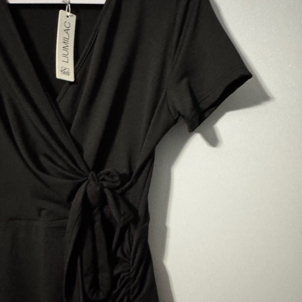 Classic Black Wrap-Style Women's Dress Ruching bottom side ruffle. Never worn - Picture 3 of 6
